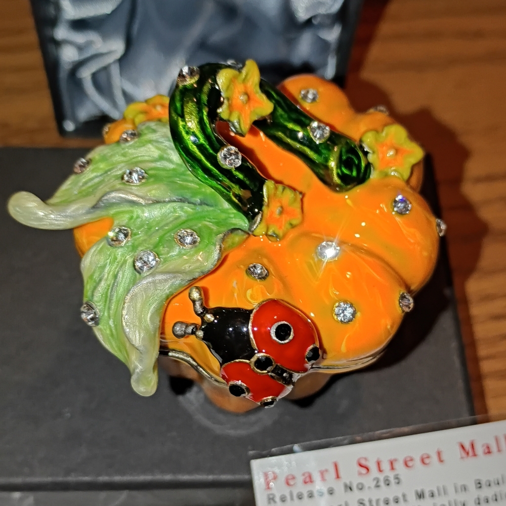 Zanzibar Pumpkin Trinket Box - Picture 2 of 3
